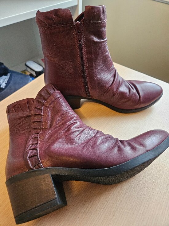 Bueno Shoes - Bueno Connie Mid-Height Boots in Merlot Sz 38 (7.5)